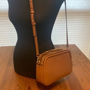 Houston Large Crossgrain Leather Crossbody Bag